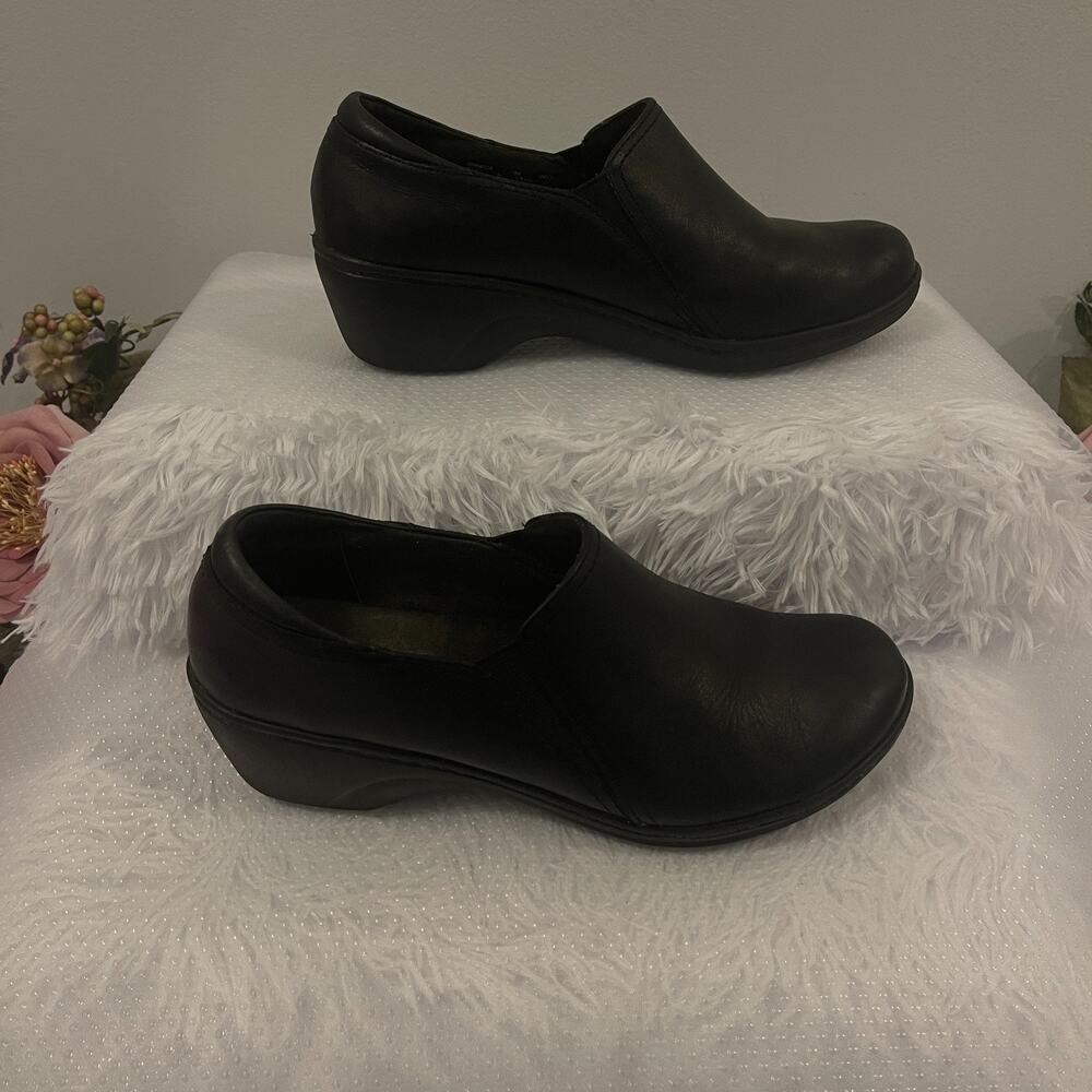 Clarks Grasp Chime Loafers Women s 7M Black Leather Slip-On Sacual Work Clogs